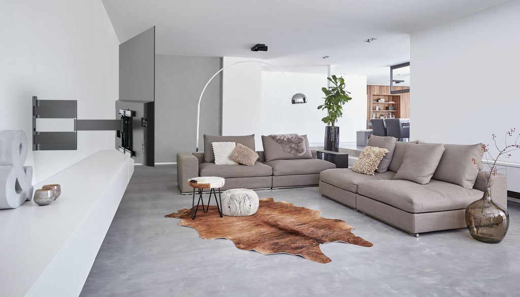 Vogels THIN 546 Extra Thin Full-Motion TV Wall Mount (black)